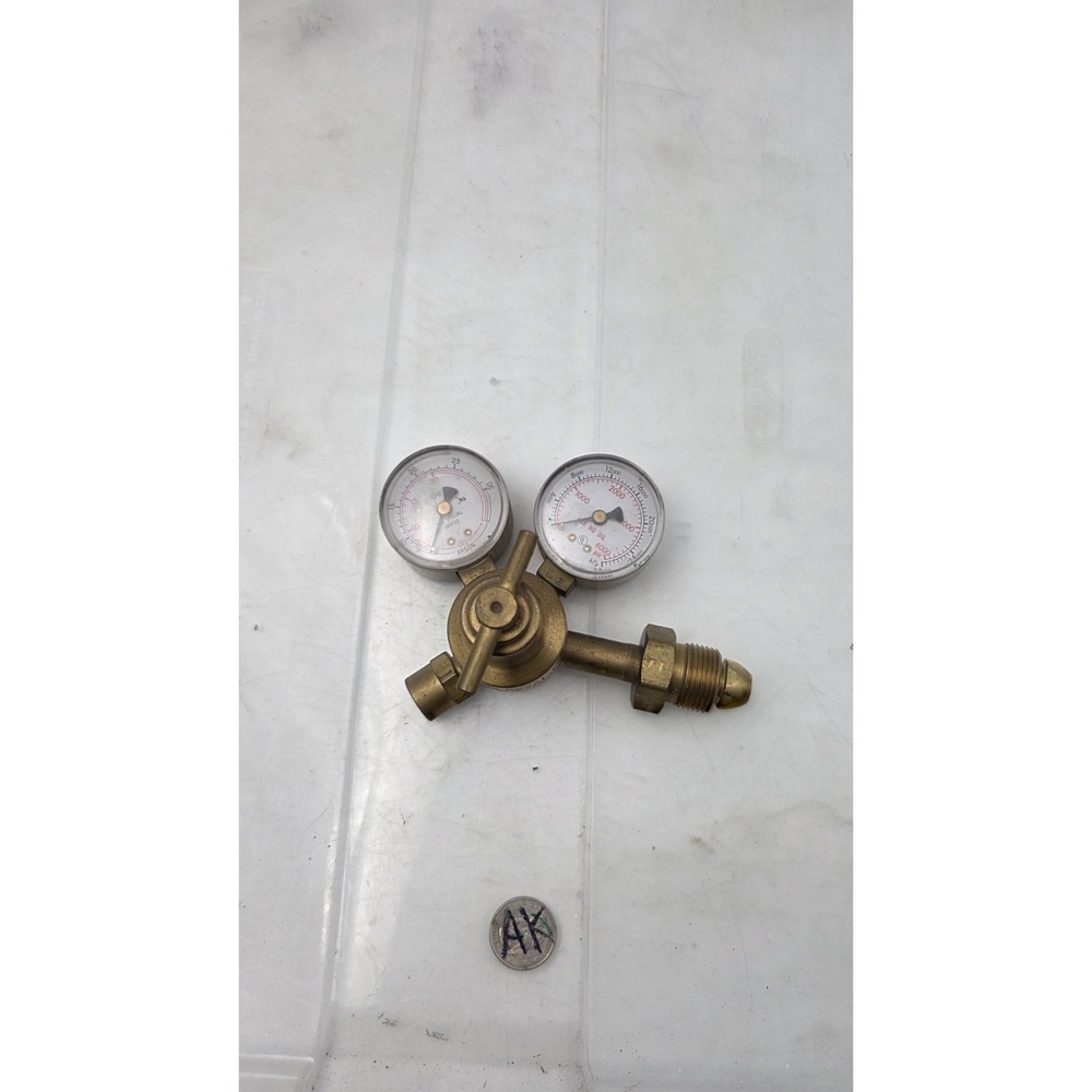 OXYGEN REGULATOR SA568